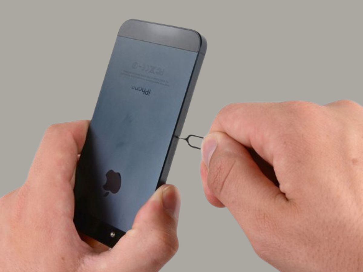 removing-sim-card-from-iphone-5s-a-step-by-step-guide