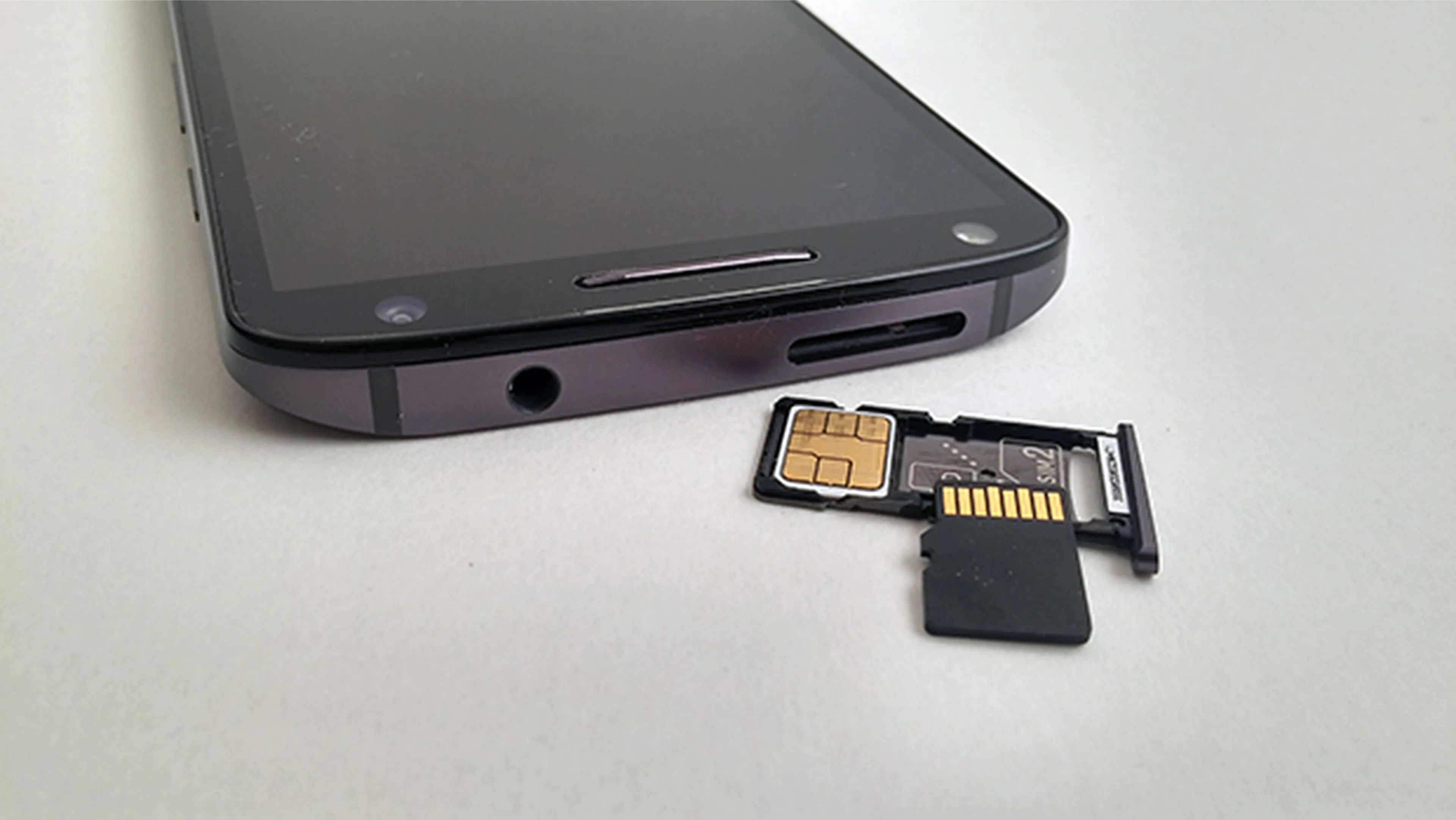 Removing SIM Card From Moto X: A Step-by-Step Guide