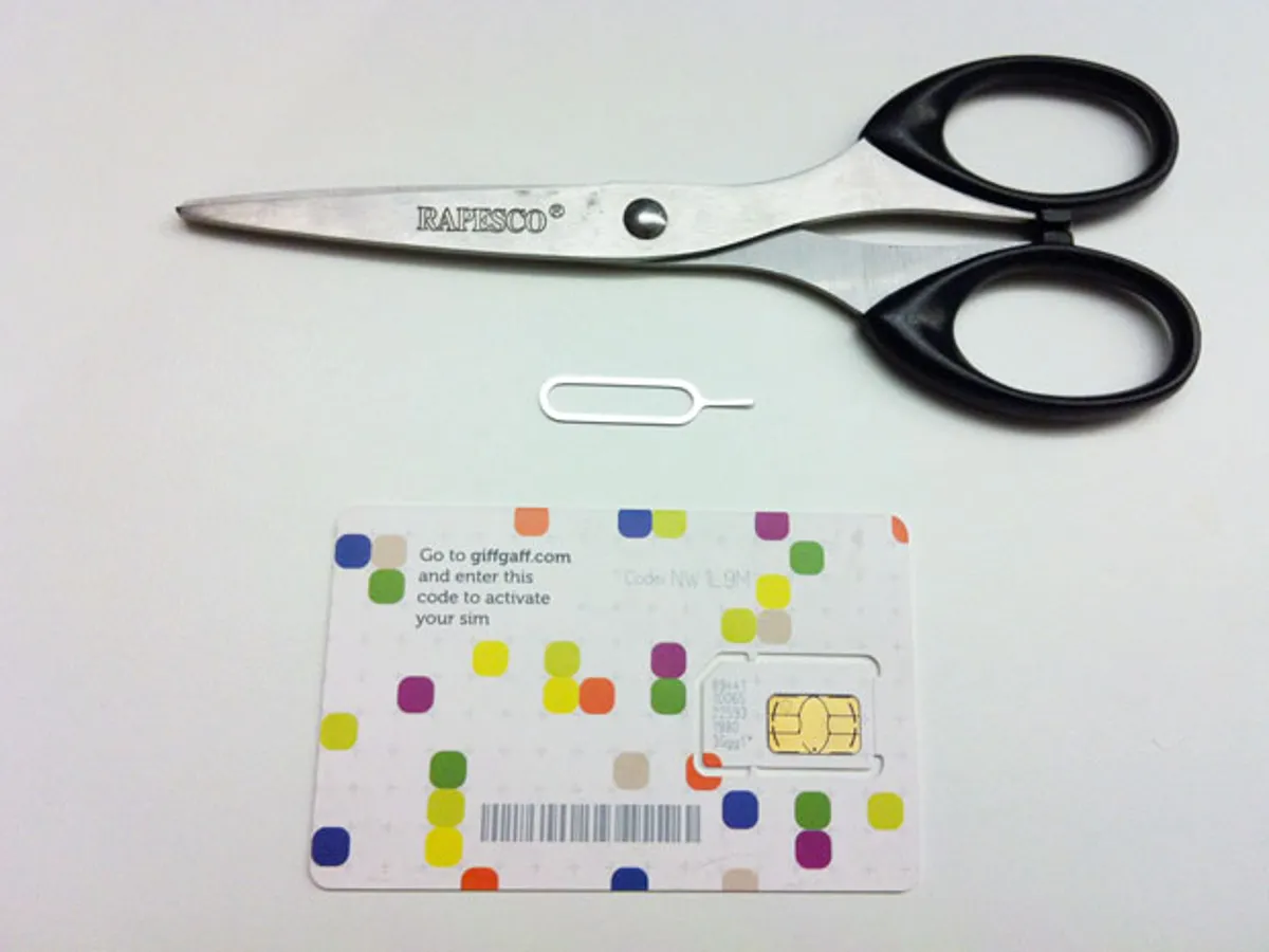 Safely Cutting A SIM Card For IPhone 5S