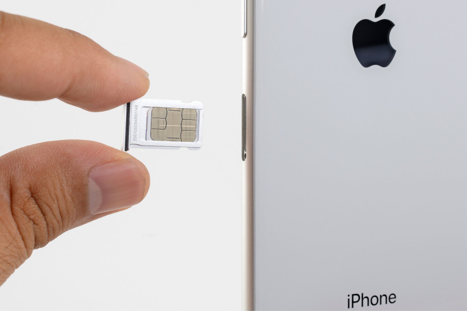 Safely Removing SIM Card From IPhone 8