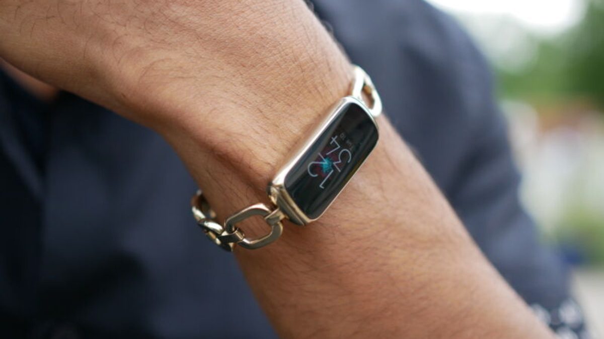Seamless Connection: Syncing Your Fitbit Luxe With Your IPhone