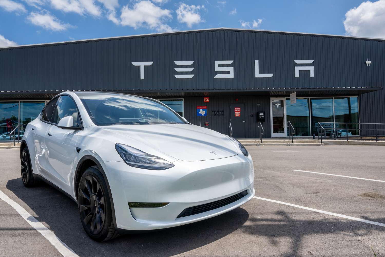 Tesla Forecasts Lower EV Sales Growth In 2024