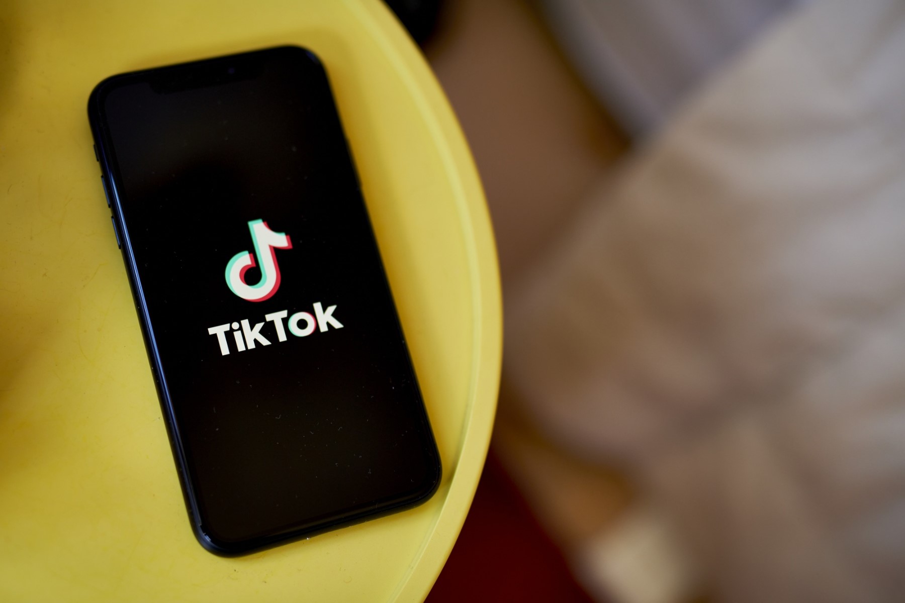 TikTok’s New AI Song Feature: Creating Music With AI Prompts