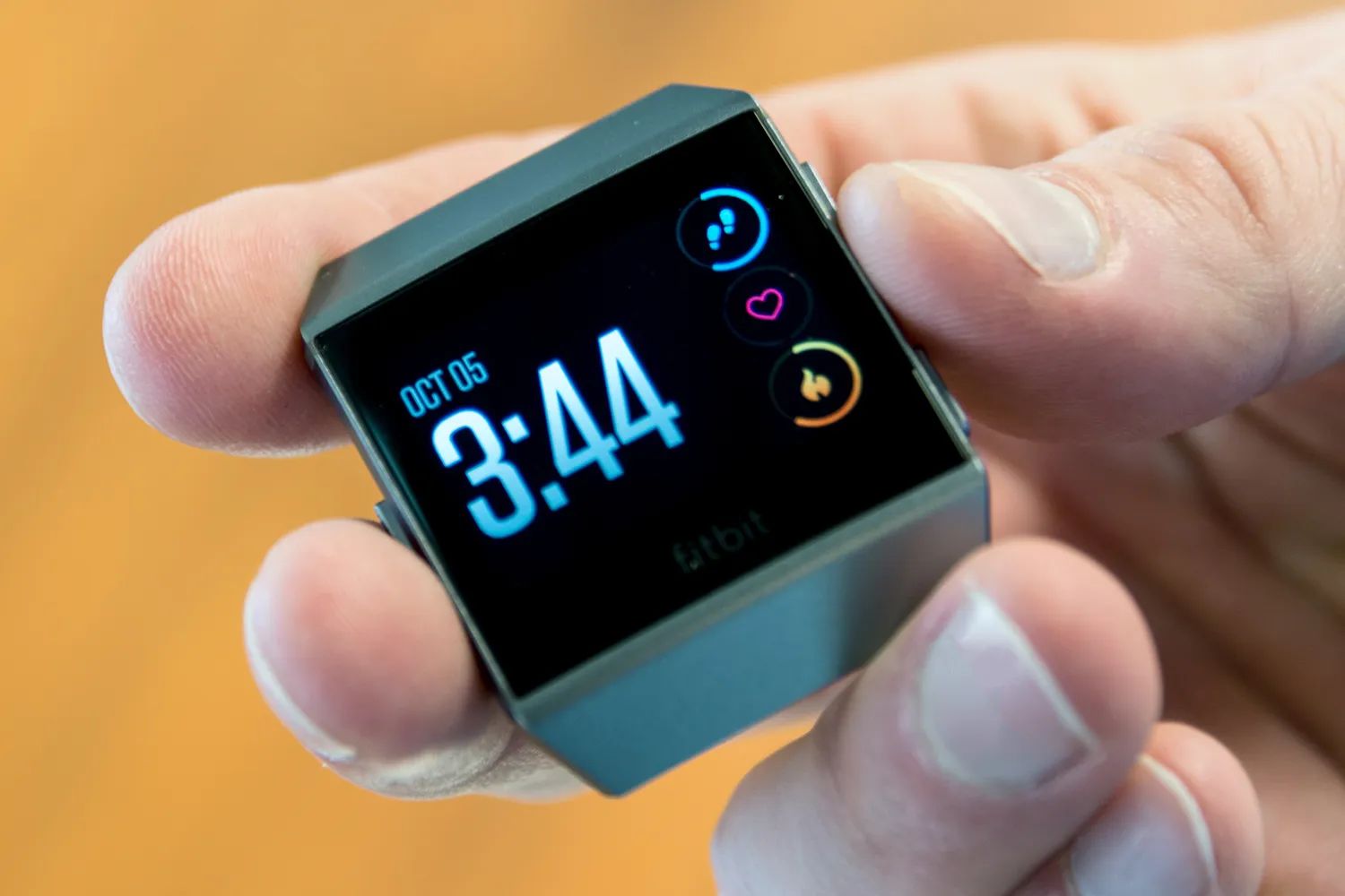 time-adjustment-setting-the-clock-on-your-fitbit-sense