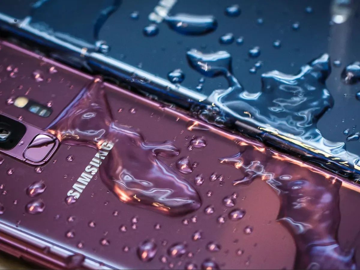 Tracing The Timeline: When Samsung Phones Became Waterproof