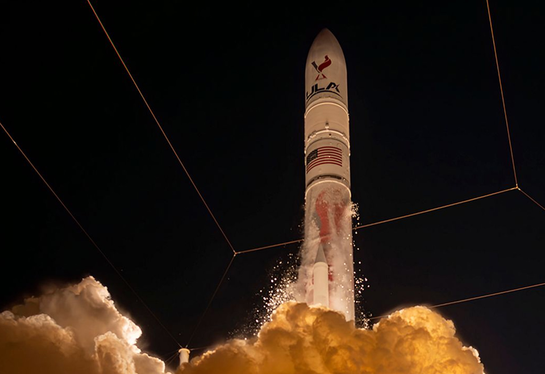 ulas-vulcan-centaur-rocket-successfully-launches-astrobotics-lander-to-the-moon