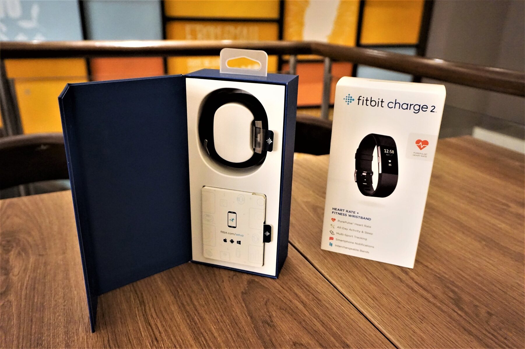 unboxing-fitbit-a-look-at-what-comes-with-the-charge-2