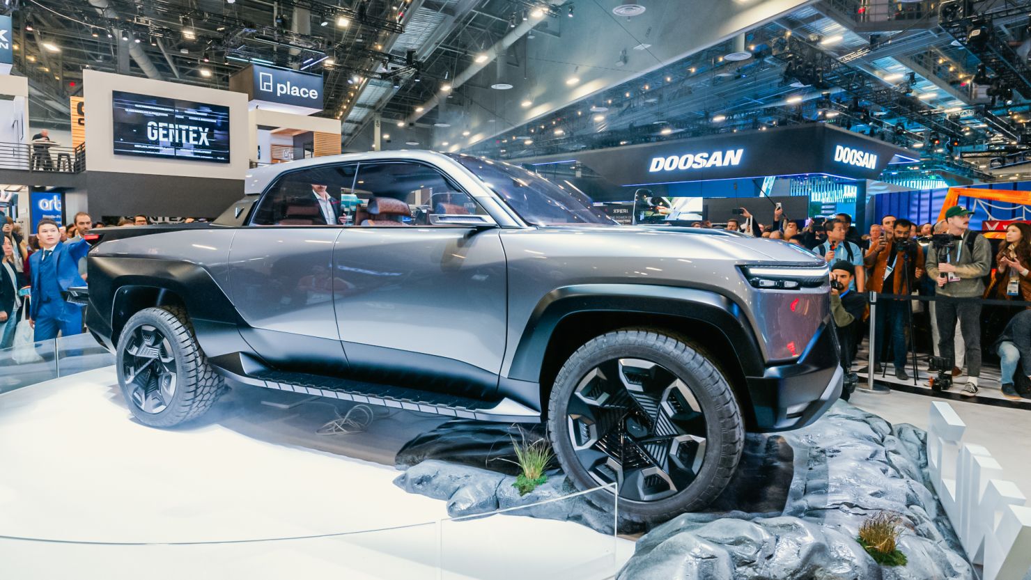 vinfast-unveils-new-electric-pickup-truck-and-plans-global-expansion-for-vf3-ev