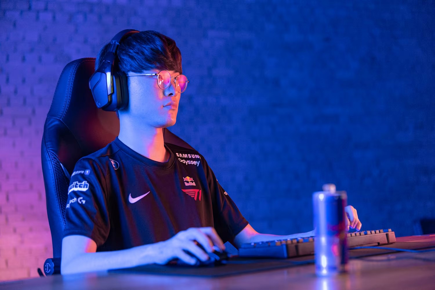 What Brand Of Gaming Headset Does Skt T1 Use