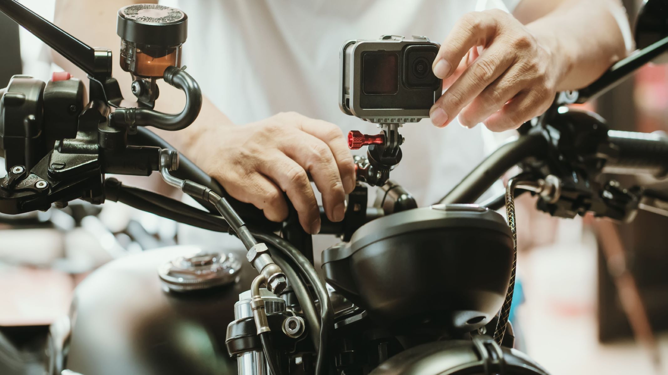 which-action-camera-with-external-mic-is-suitable-for-motorcycle