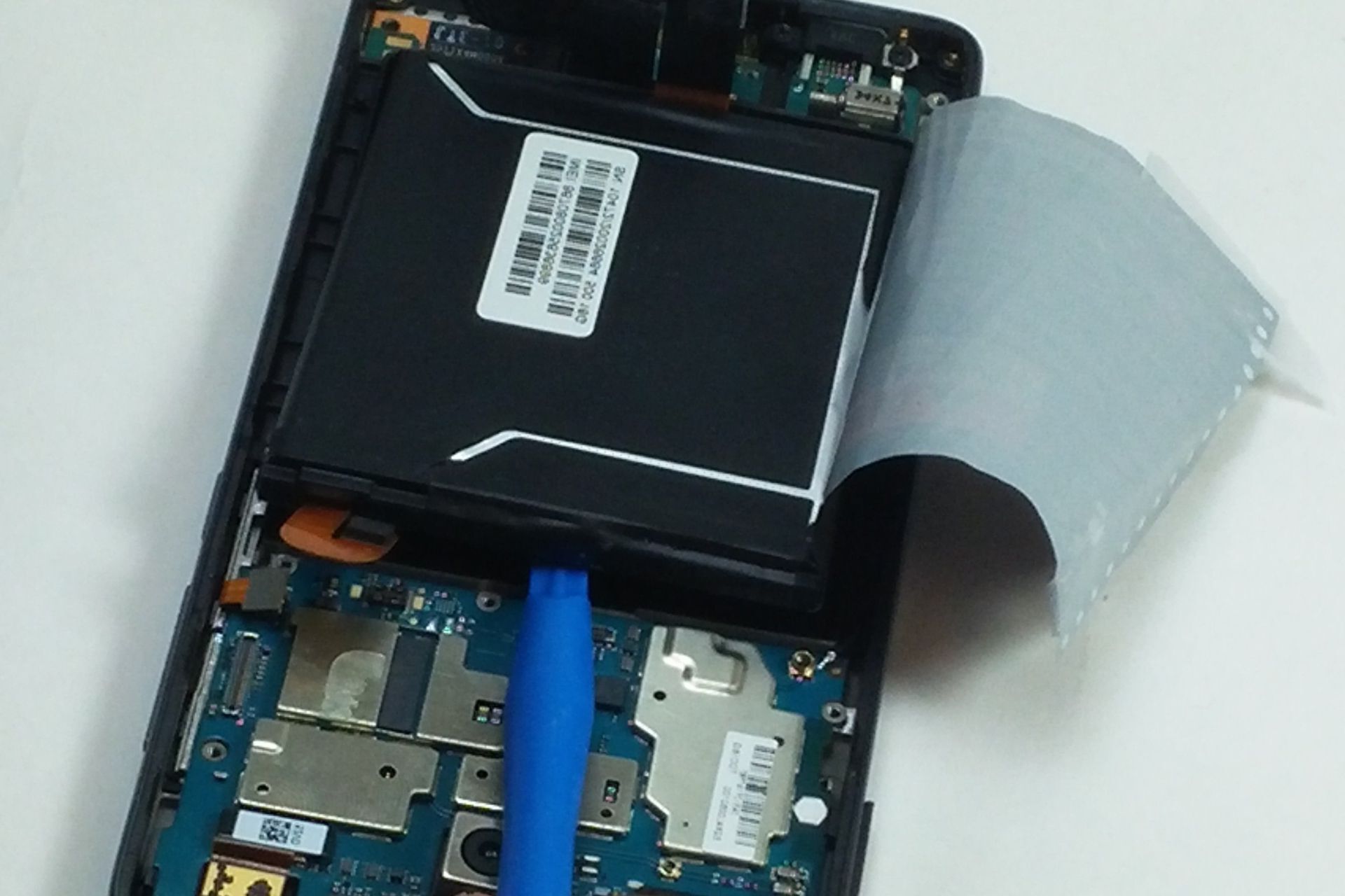 Battery Basics: Safely Extracting Battery From Xiaomi Redmi Note 4