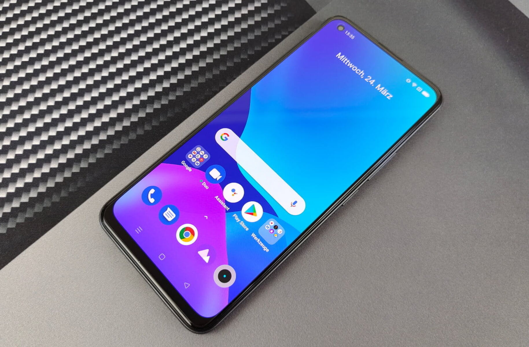 customize-your-lock-screen-removing-the-camera-icon-on-realme