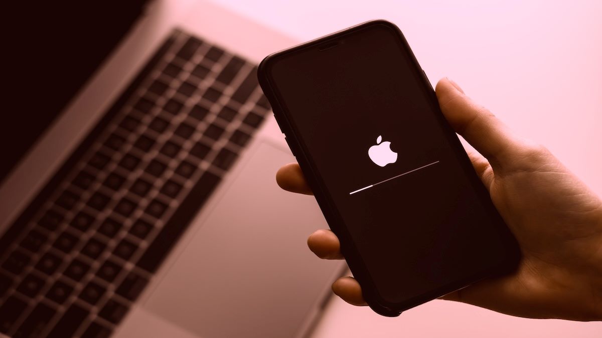 Government Hackers Exploit IPhone Vulnerabilities With Spyware, Google Reveals