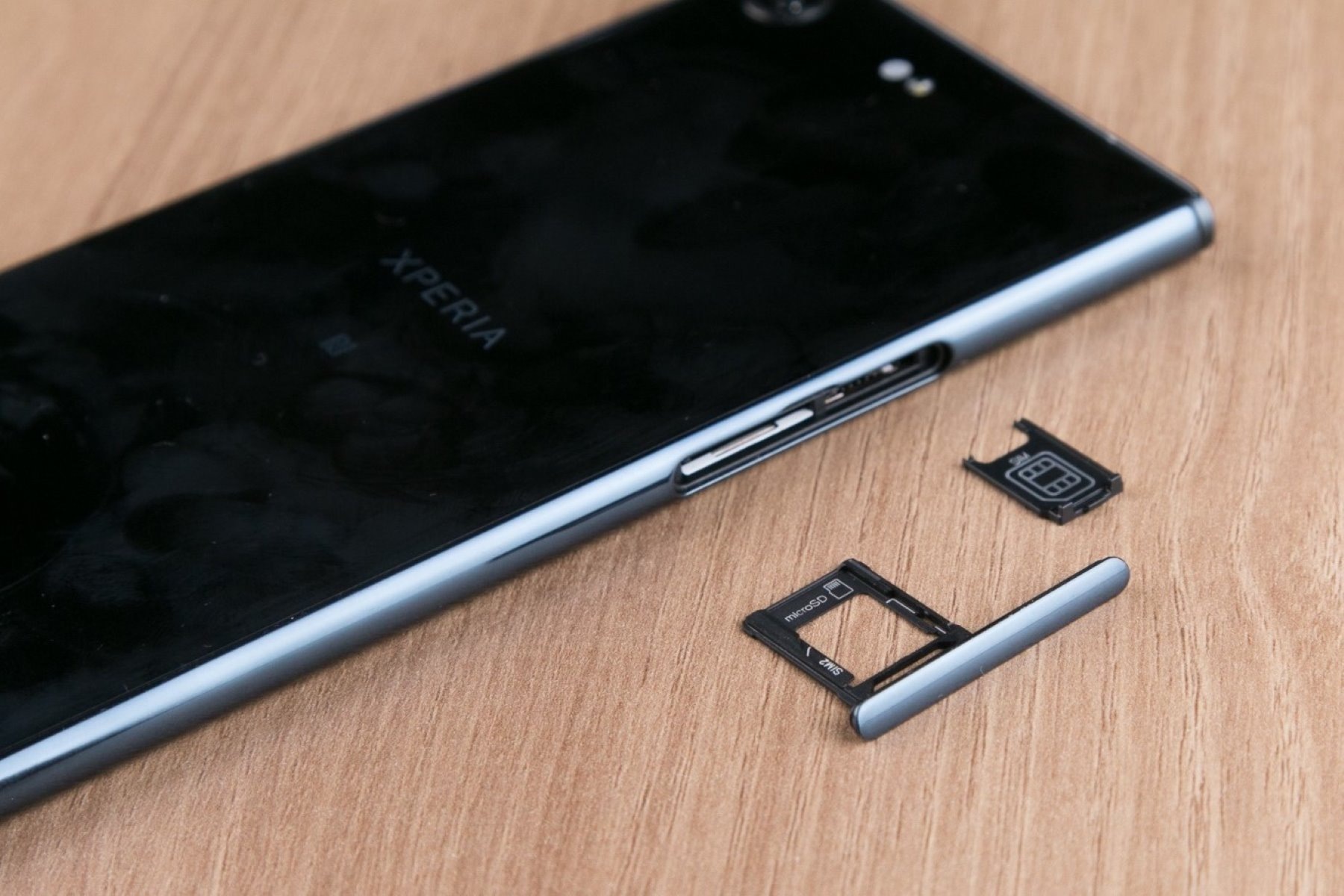 Inserting SIM Card In Sony Xperia D6503: Easy Steps