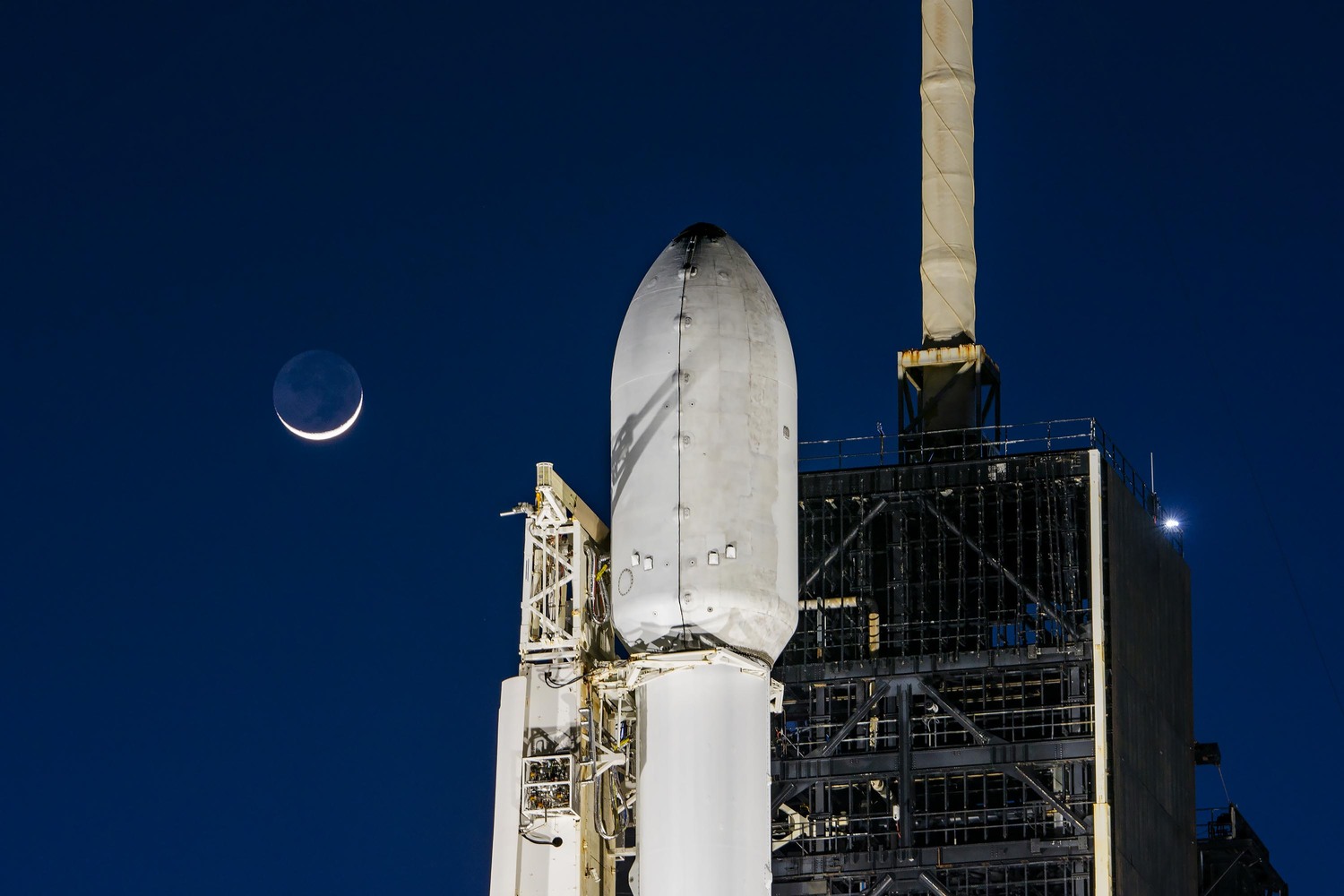intuitive-machines-lunar-lander-en-route-to-the-moon-after-spacex-launch