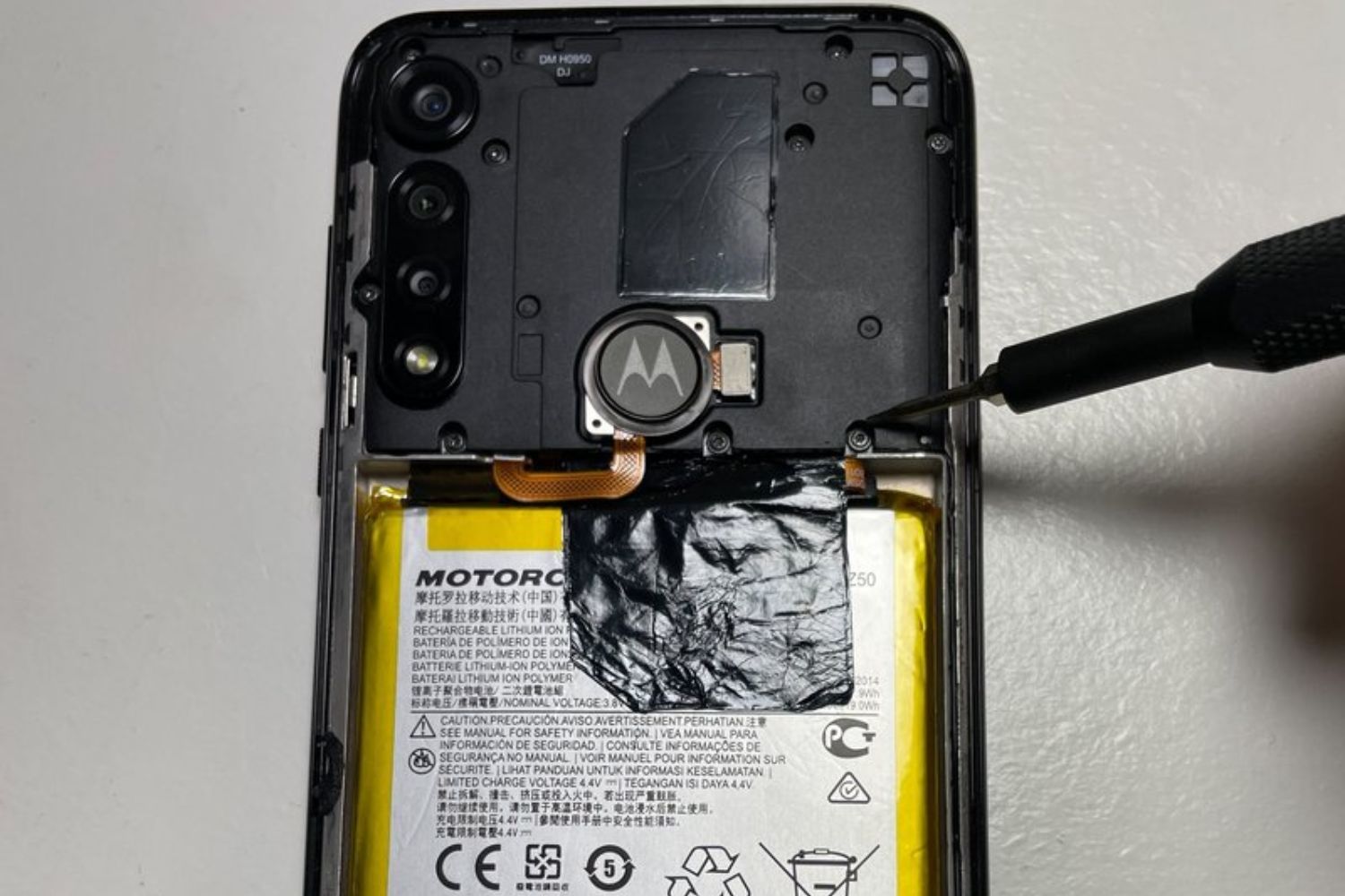 Remove Battery From Moto G Power: Quick Guide