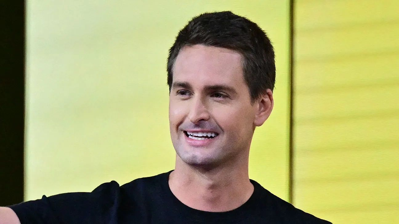Snap CEO Reveals Usage Of Snapchat And Family Center Controls