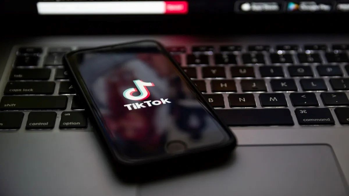 TikTok’s AI-powered Creative Assistant Now Available In Adobe Express