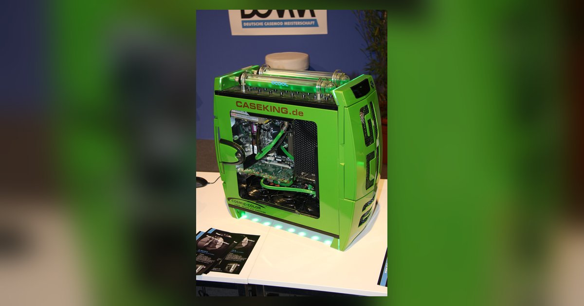 How to Open a PC Case and Remove a Hard Drive