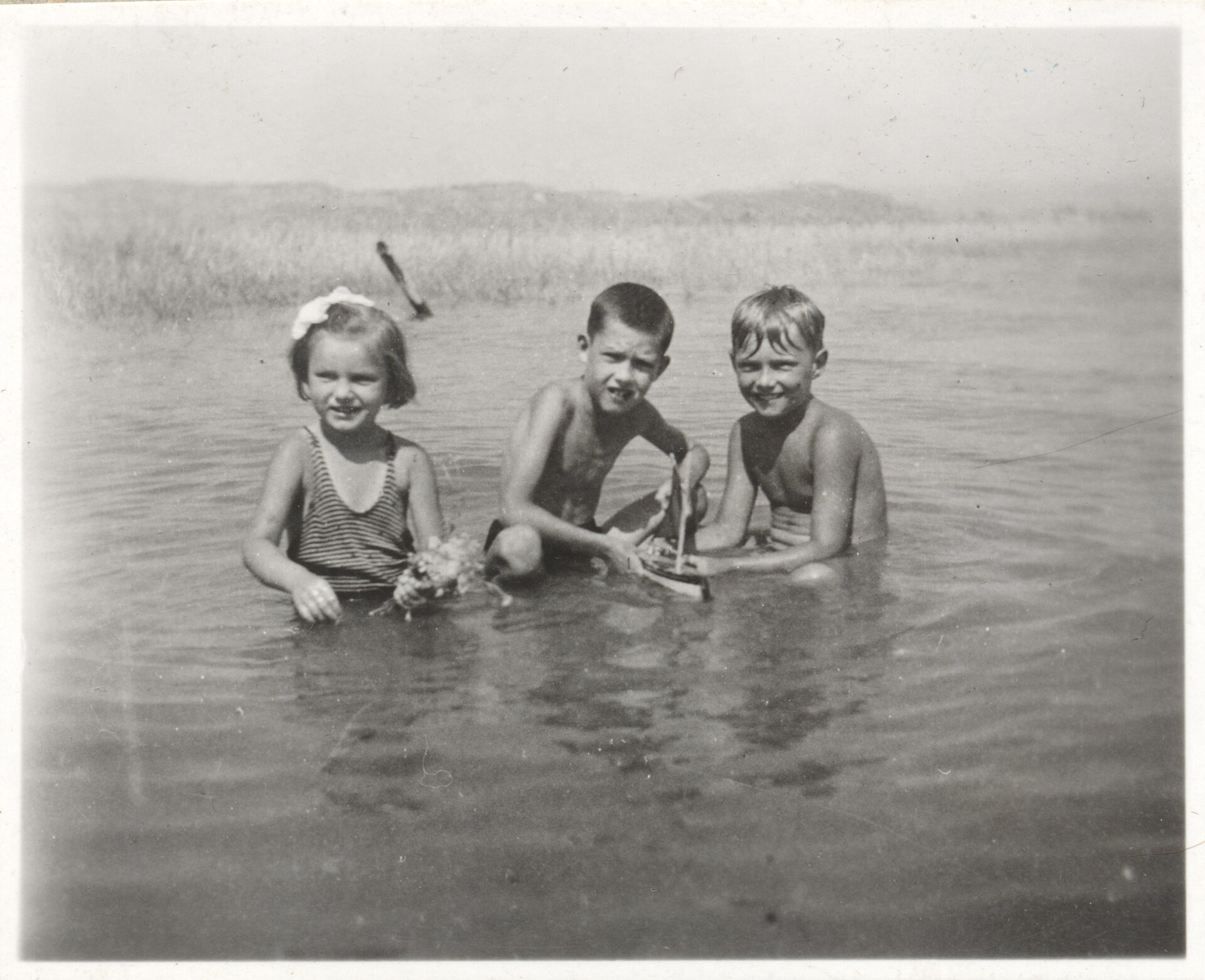 how-to-send-photos-to-family-without-using-social-media
